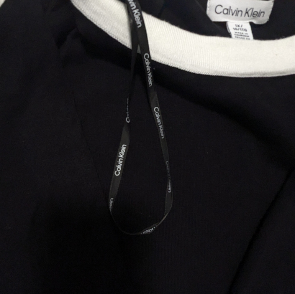 Calvin Klein Black and White Long Sleeve Top - Picture 12 of 14